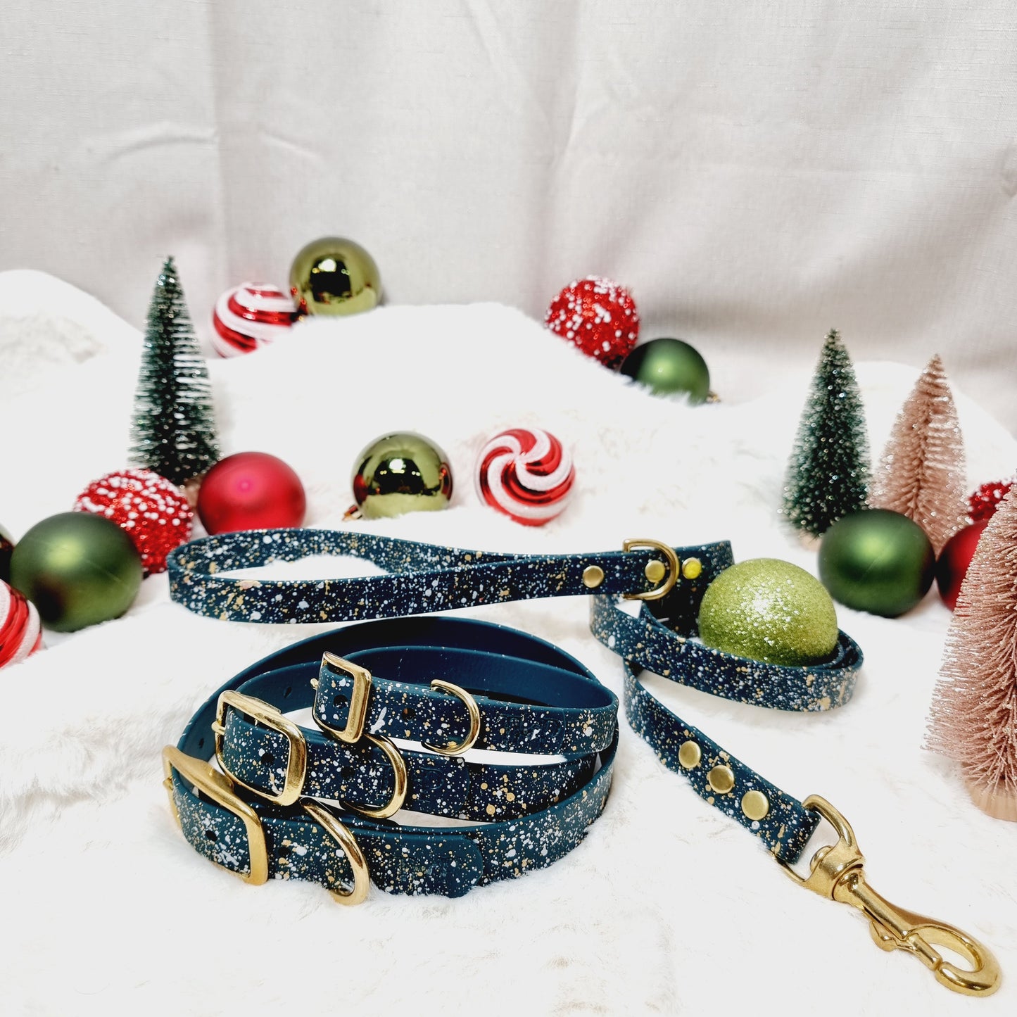 Mistletoe Magic - Biothane Splatter Dog Collar