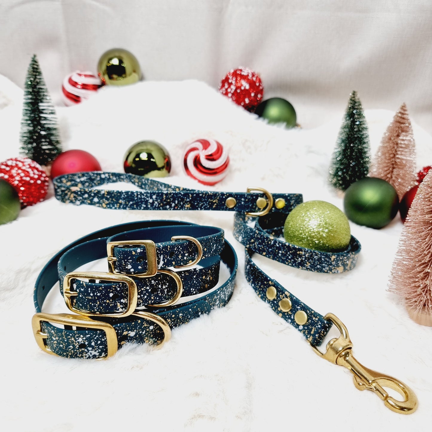 Mistletoe Magic - Biothane Splatter Dog Collar
