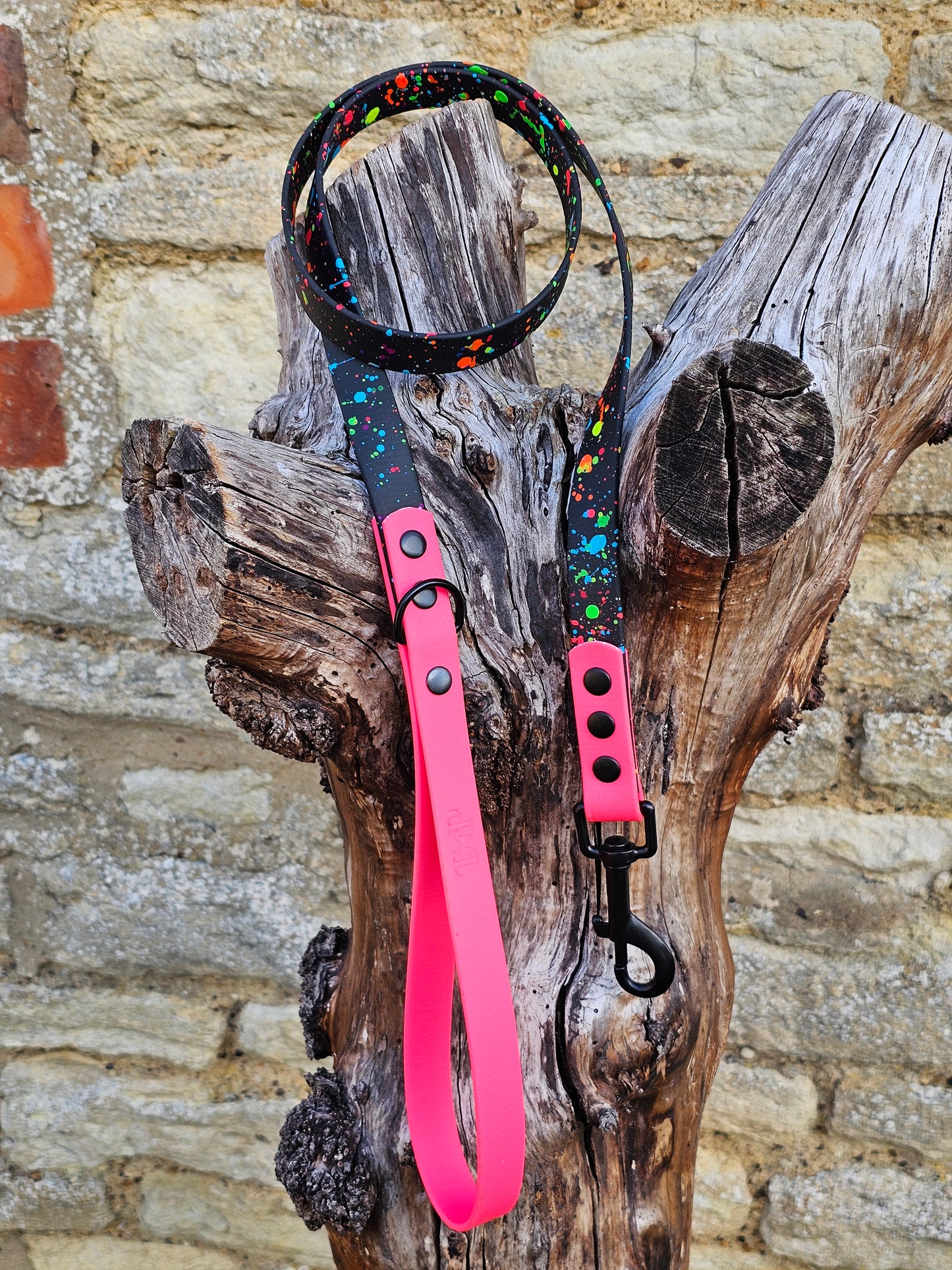 Neon Pink - Waterproof BioThane© Splatter Dog Lead - Neon Collection