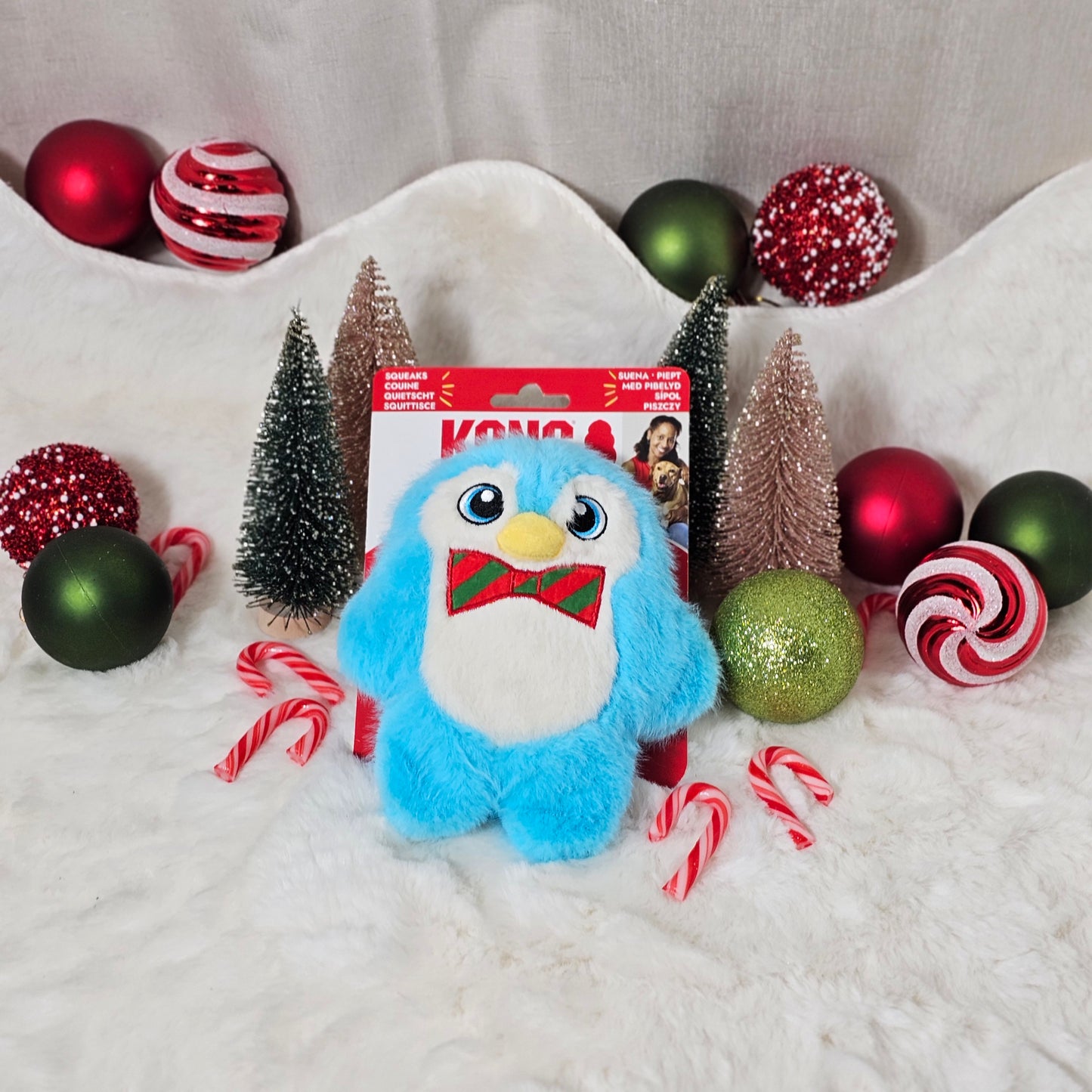 KONG Snuzzles Penguin - Plush Dog Toy